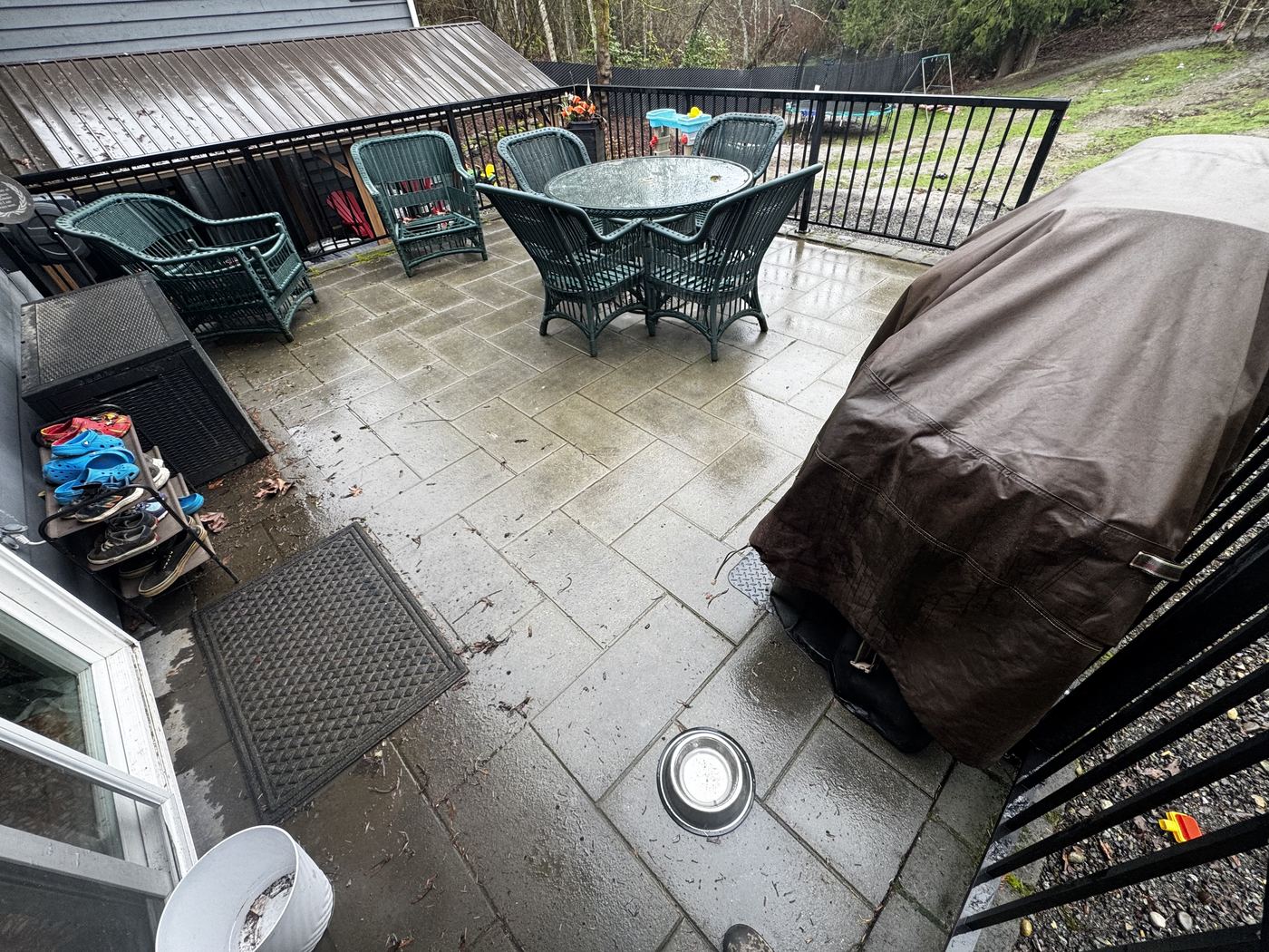 Outdoor patio before cleaning